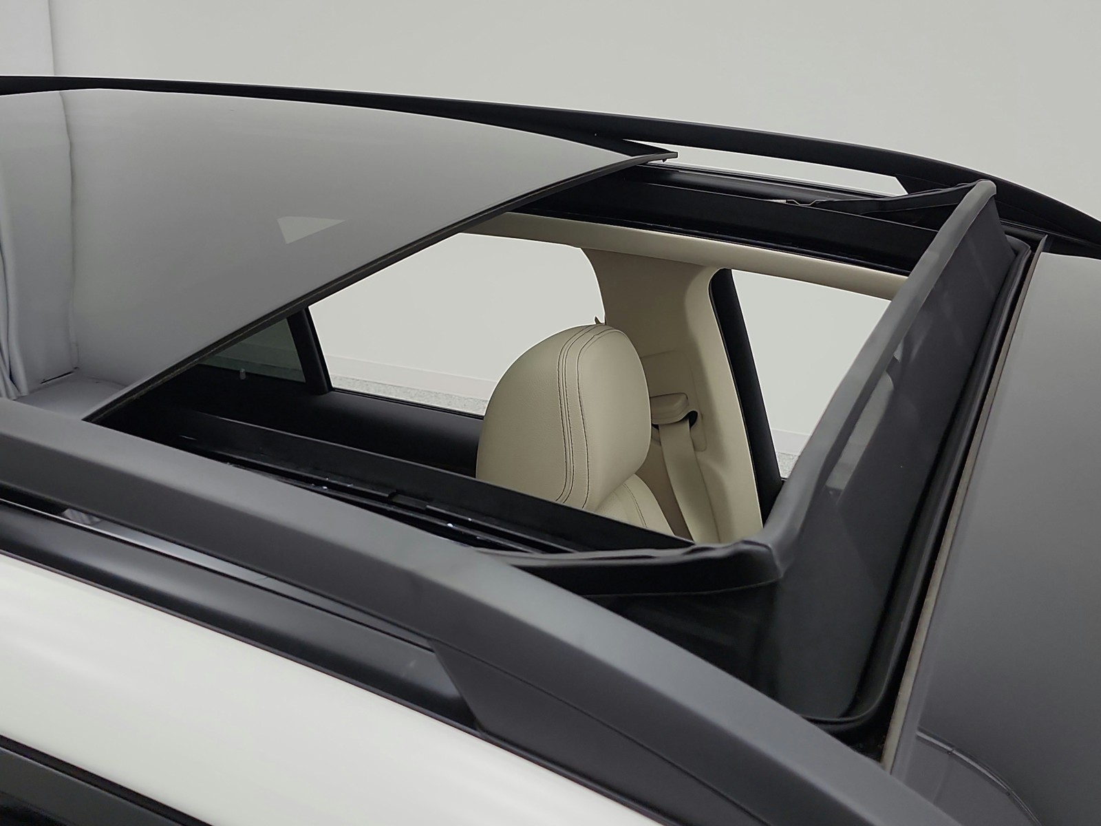 Used 2025 Polar White Mercedes-Benz GLE 350 SUV image 22