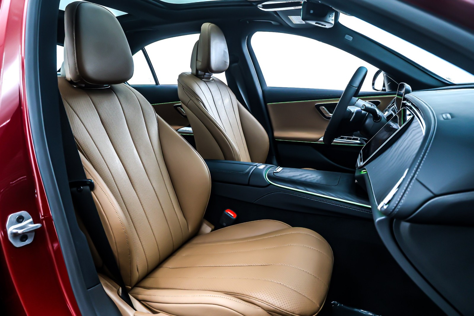 New 2026 MANUFAKTUR Patagonia Red Mercedes-Benz E 450 image 7