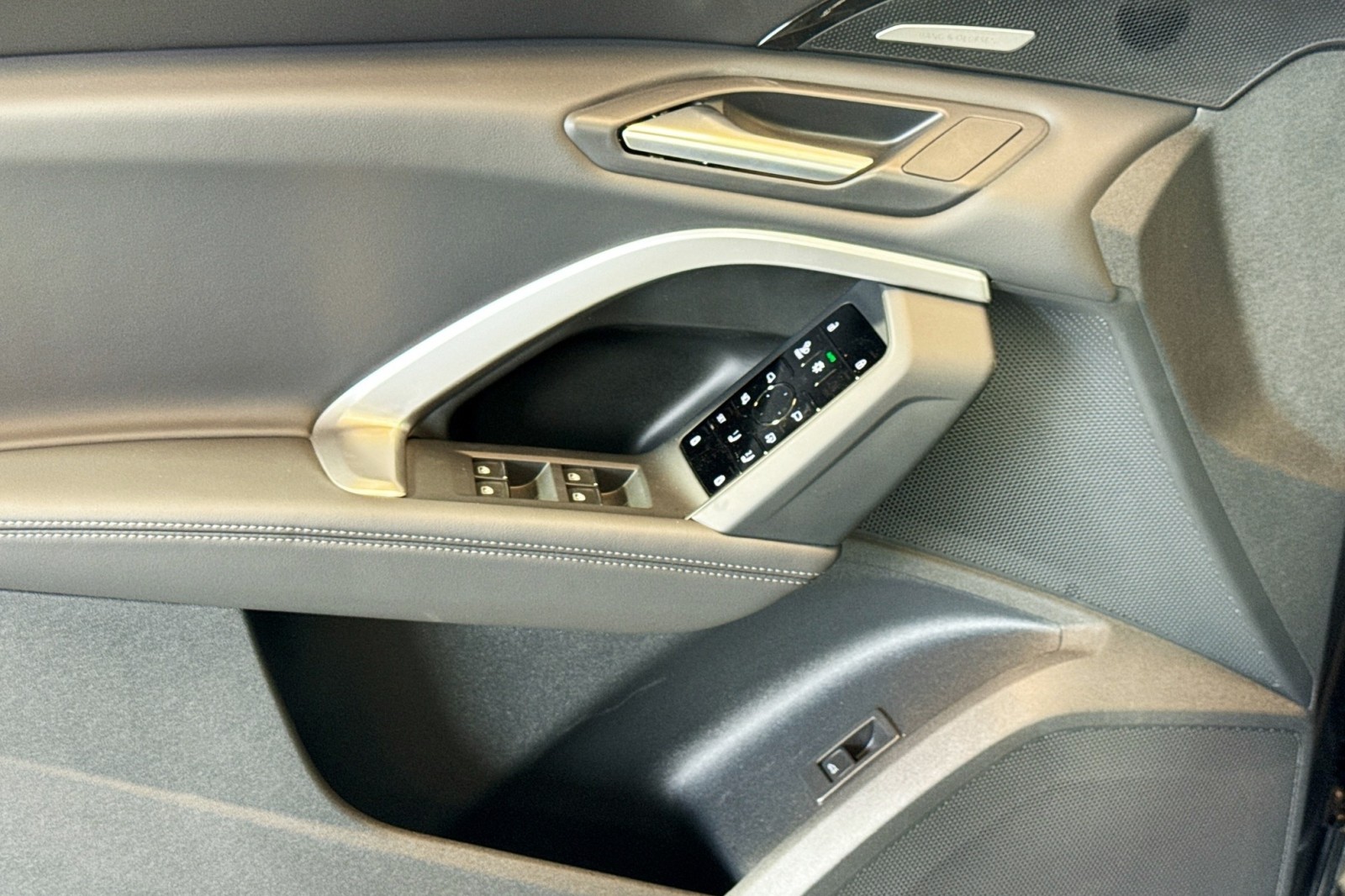 New 2025 Tambora Gray Metallic Audi Premium Plus 2.0 TFSI quattro image 15