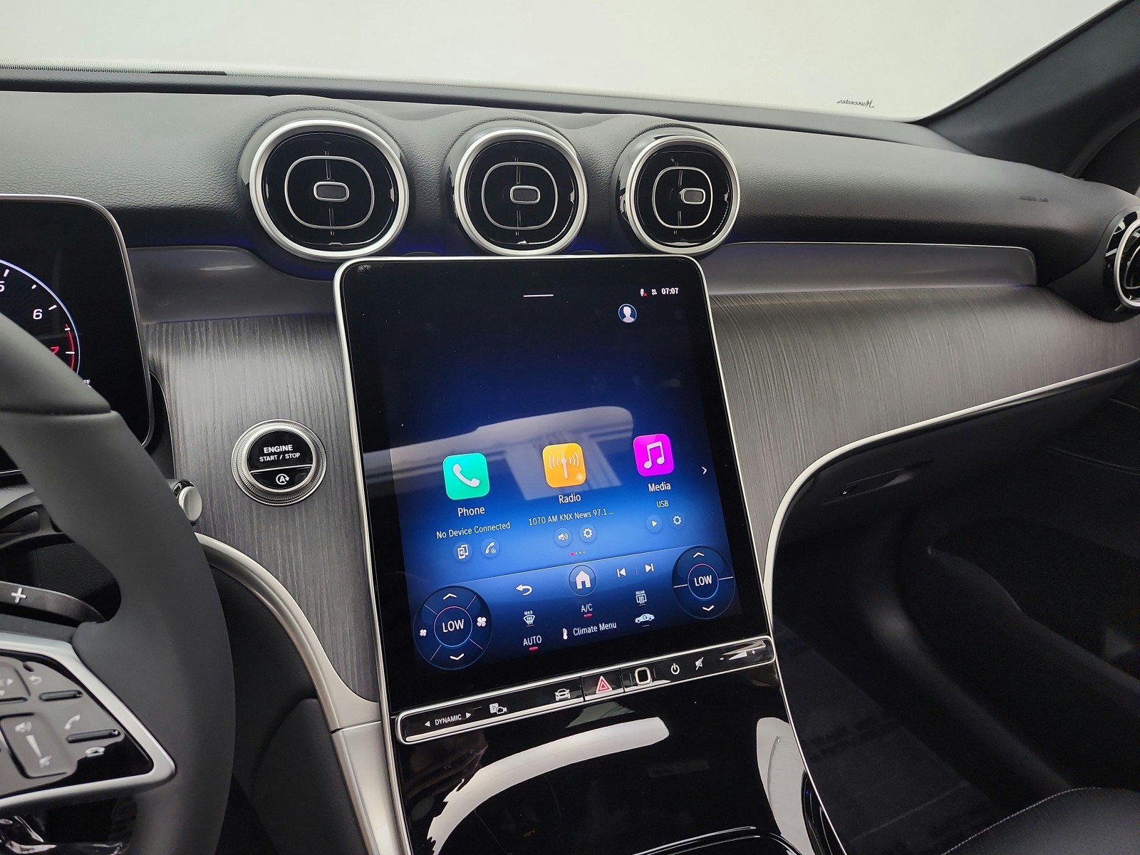 New 2026 Polar White Mercedes-Benz GLC 300 SUV image 10