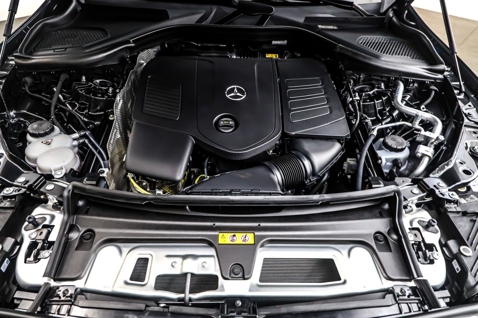 New 2026 Graphite Grey Metallic Mercedes-Benz GLC 300 image 11