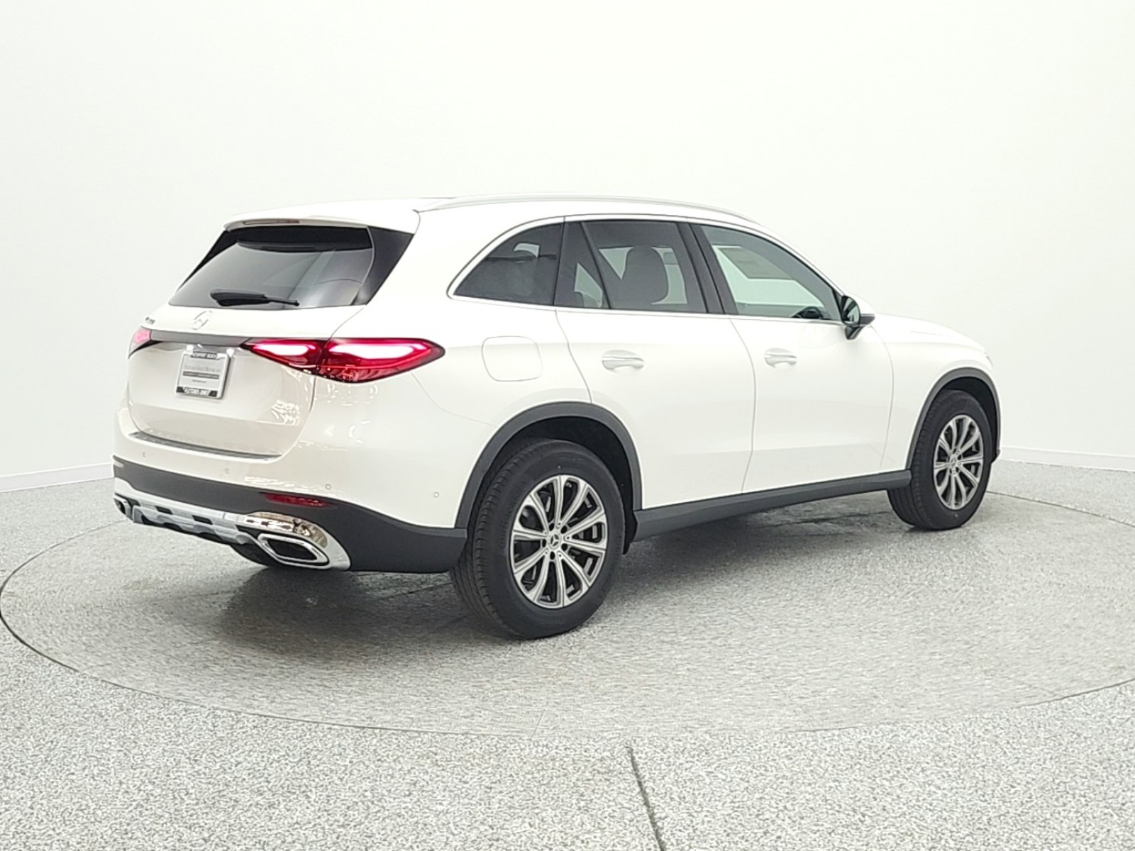 New 2026 Polar White Mercedes-Benz GLC 300 image 5