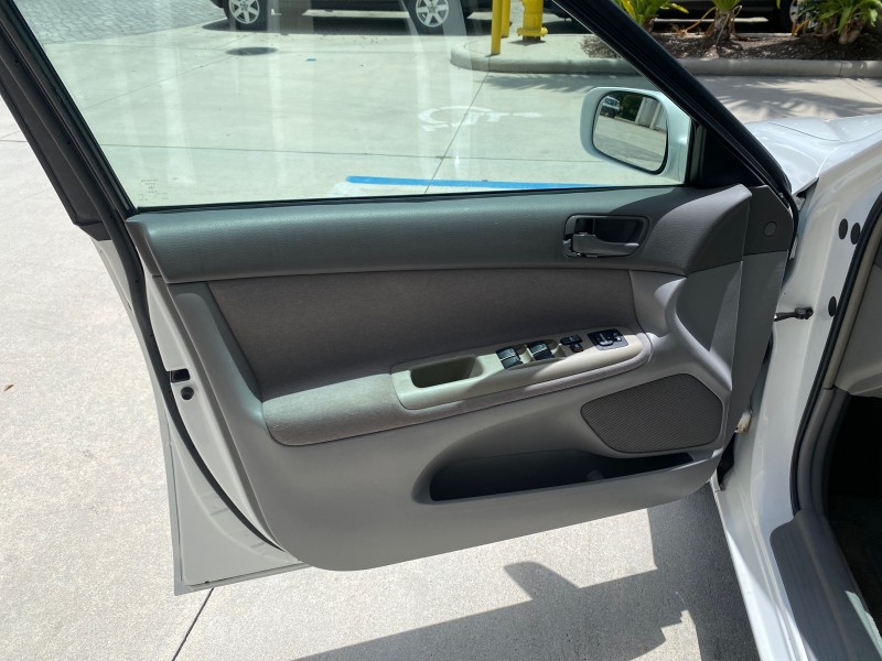 2003 Toyota Camry LE LOW MILES 61,005 in , 