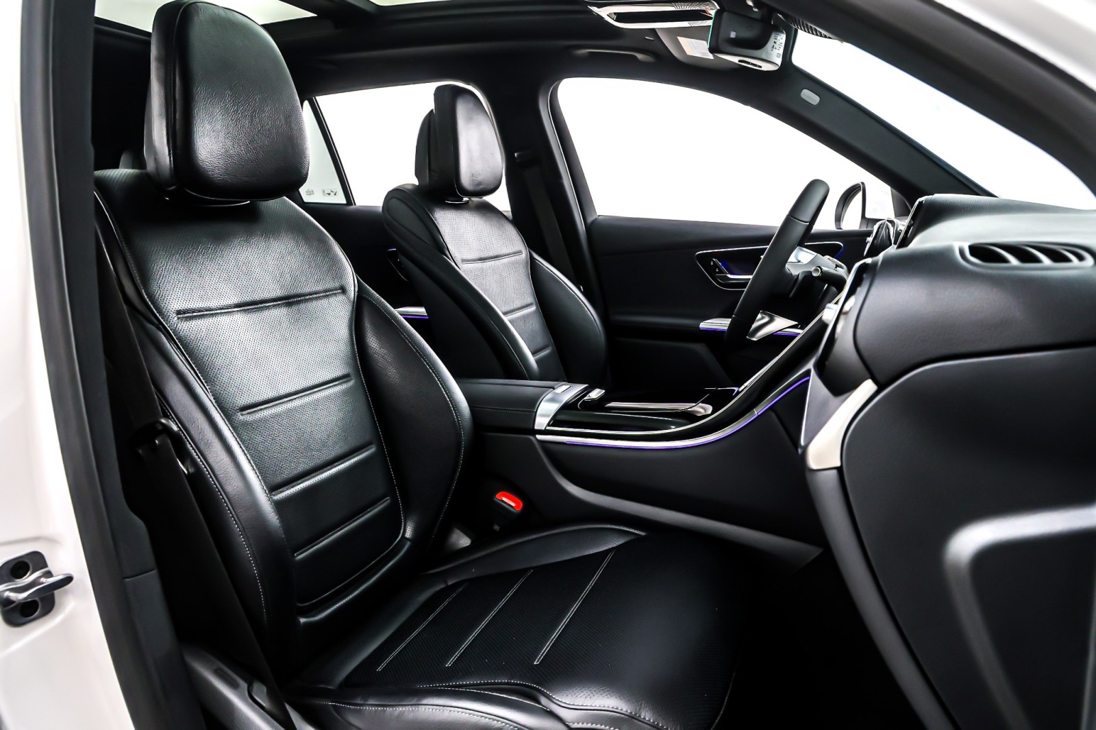 New 2026 Polar White Mercedes-Benz GLC 300 image 7