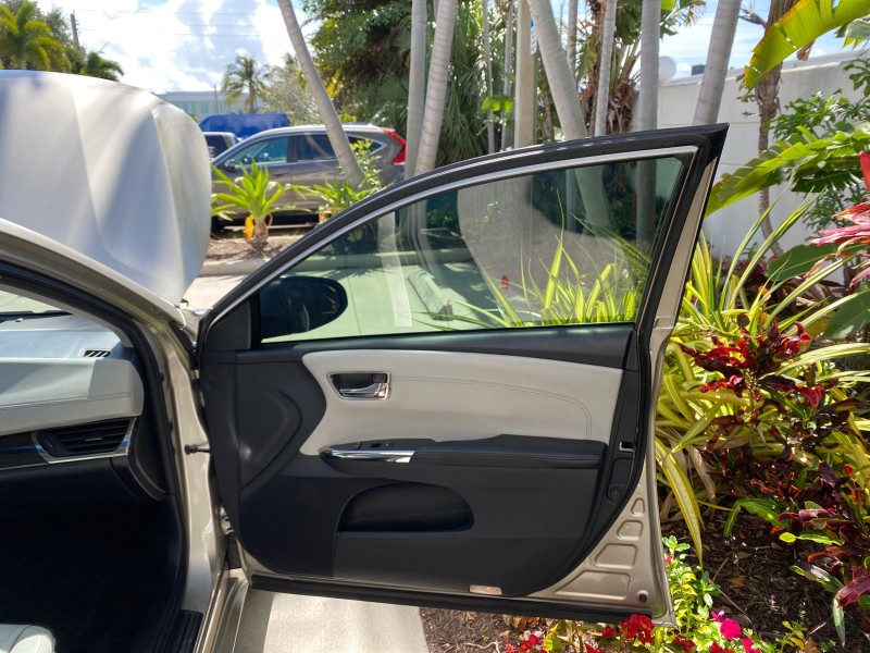 2013 Toyota Avalon XLE Premium LOW MILES 56,196 in , 