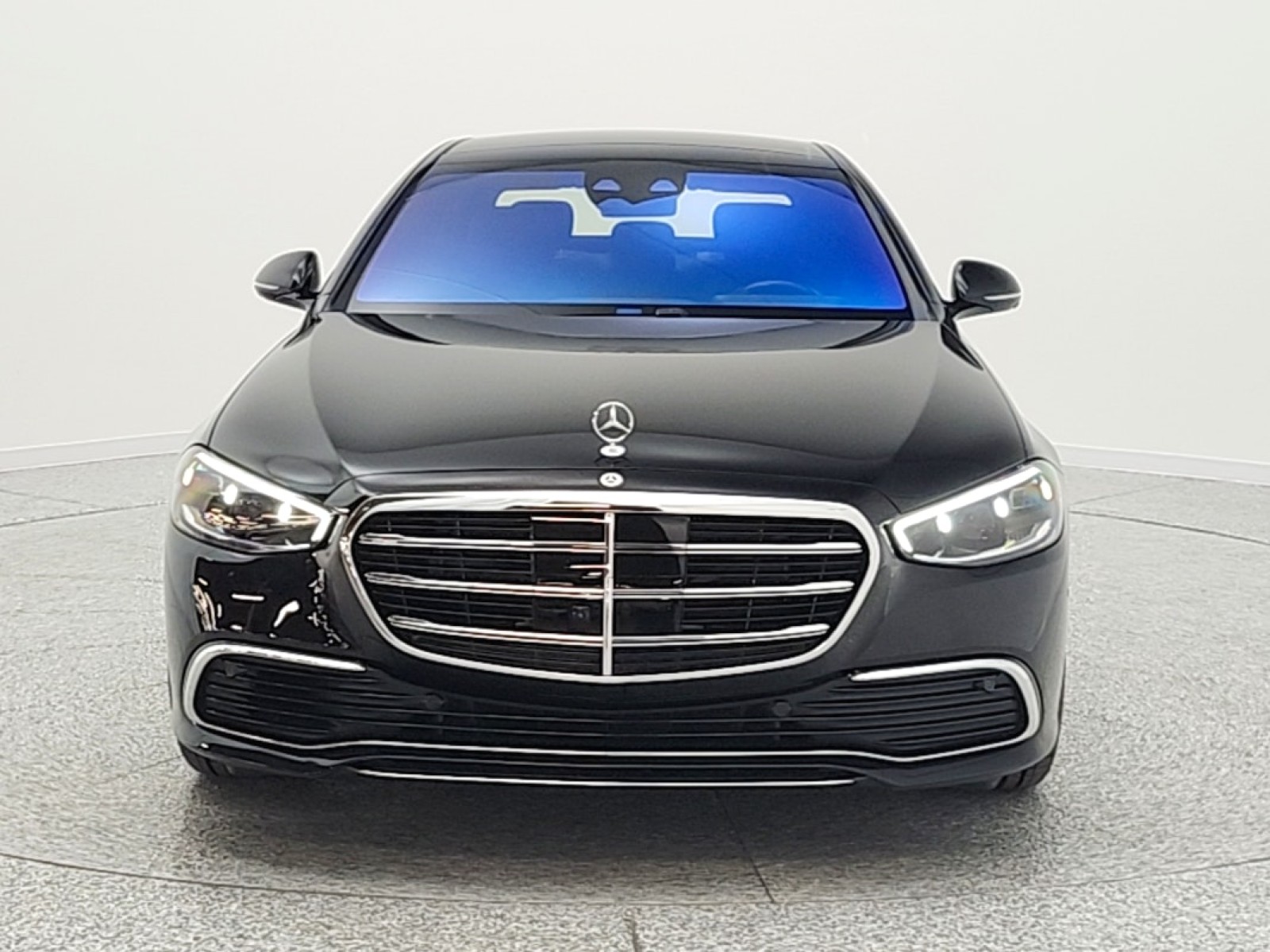 New 2026 Obsidian Black Metallic Mercedes-Benz S 580 image 2