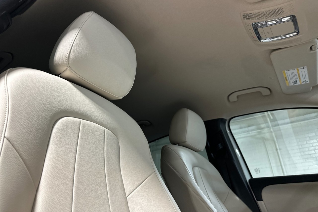 Used 2021 Polar White Mercedes-Benz GLA 250 image 16