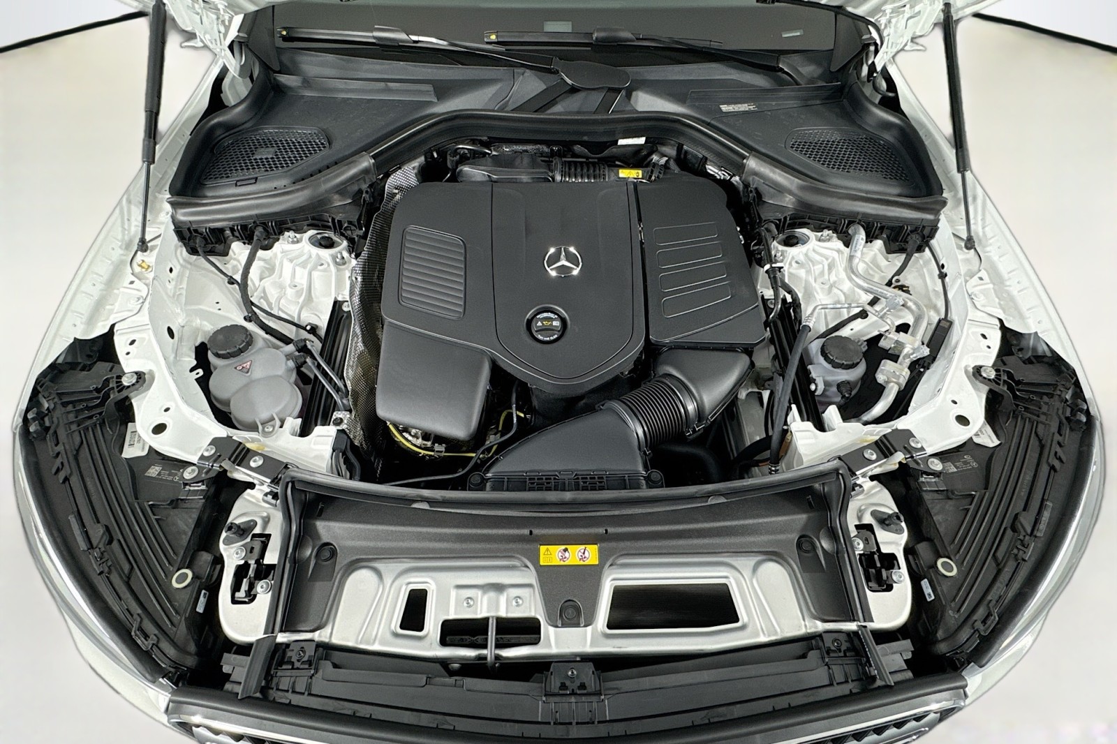 New 2026 Polar White Mercedes-Benz GLC 300 SUV image 6