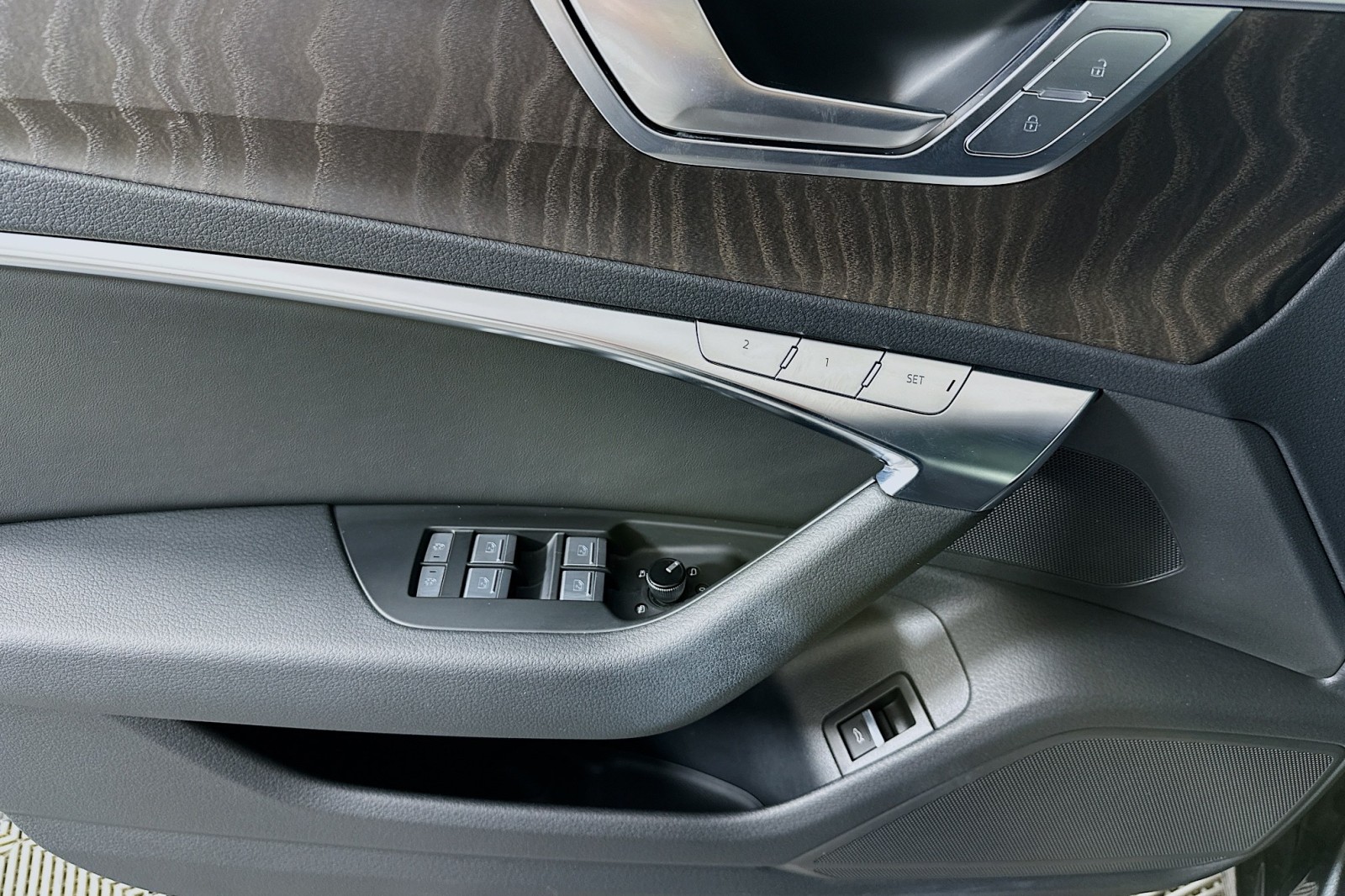 Used 2023 Daytona Gray Pearl Effect Audi Premium image 21