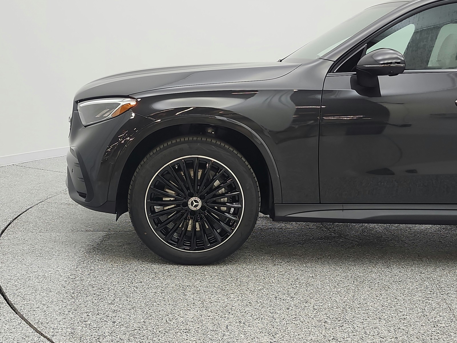 New 2026 Graphite Grey Metallic Mercedes-Benz GLC 300 image 16