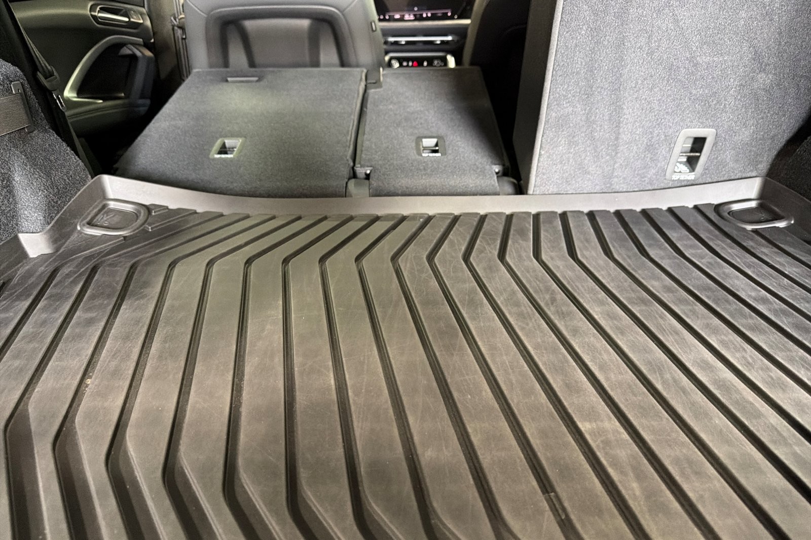 Used 2025 Mythos Black Metallic Audi Premium 2.0 TFSI quattro image 14