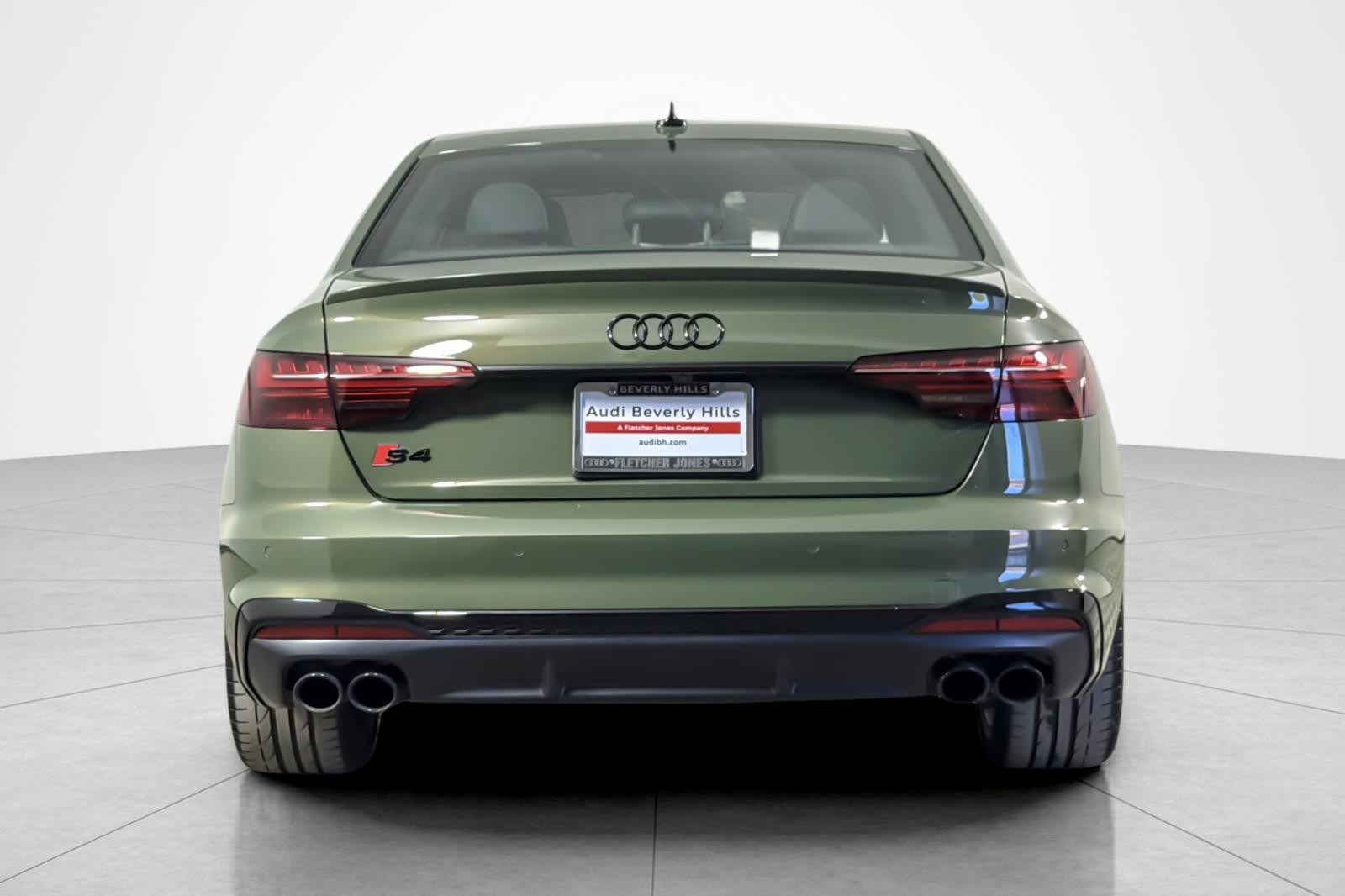 Used 2023 District Green Metallic Audi Premium Plus 3.0 TFSI quattro image 4