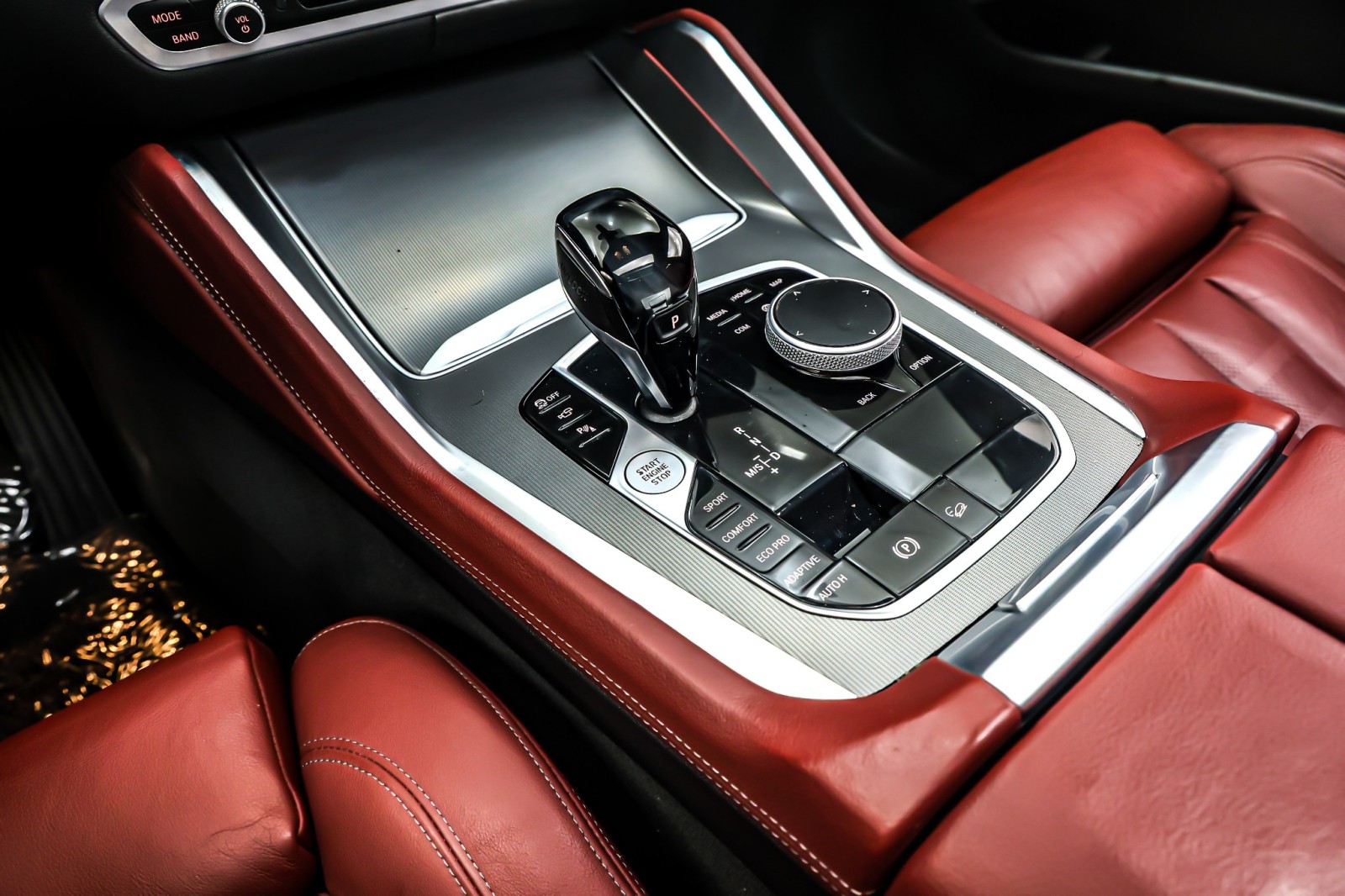 Used 2021 Mineral White Metallic BMW xDrive40i Sports Activity Coupe image 6