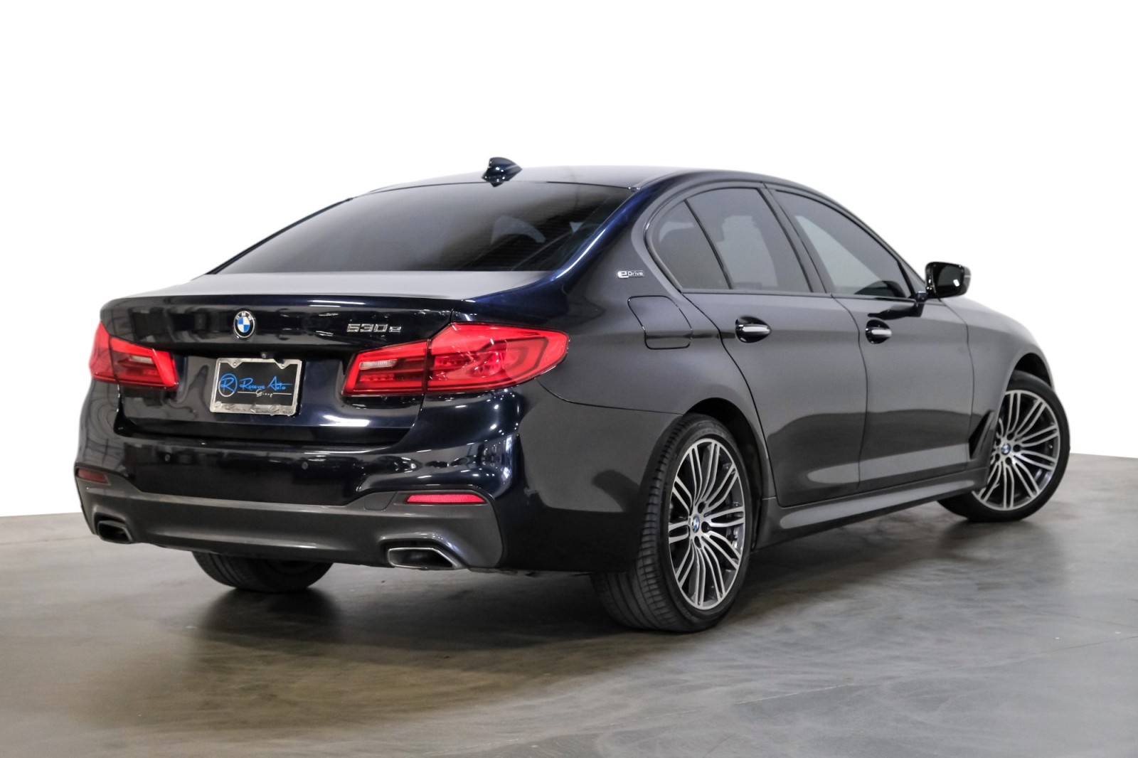 2018 BMW 5 Series 530e iPerformance MSport 6