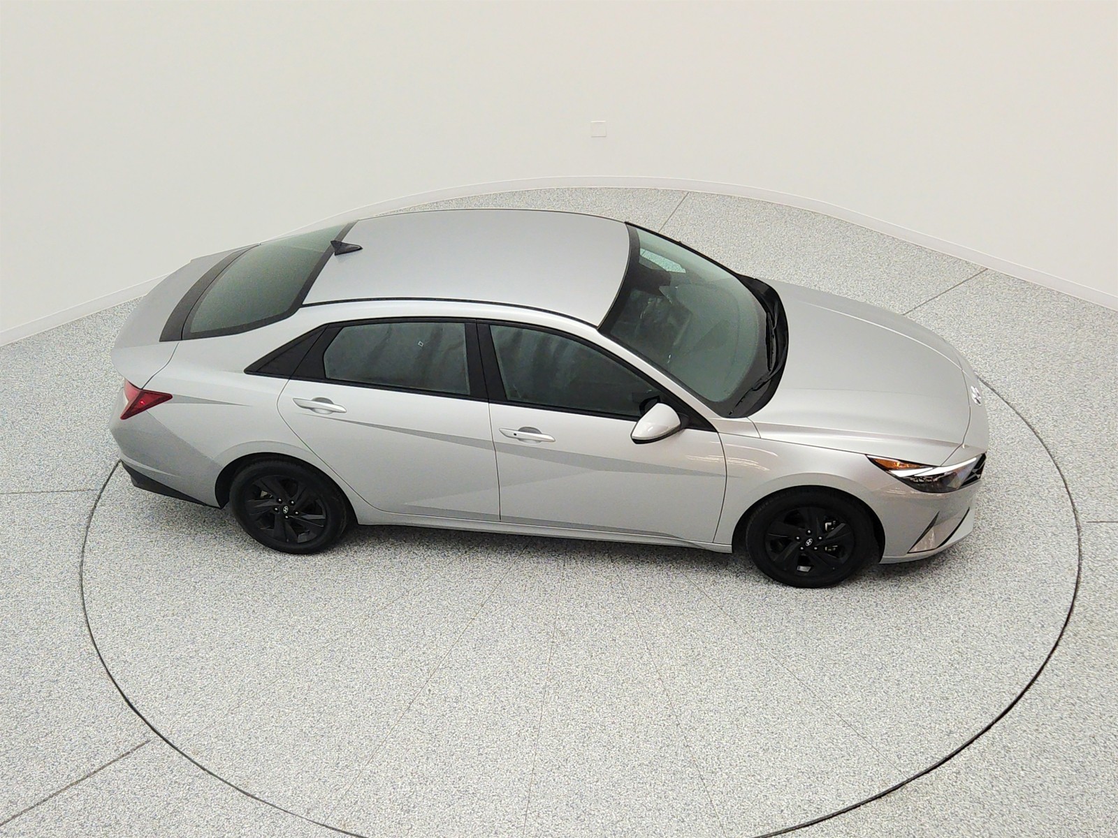 Used 2021 Shimmering Silver Pearl Hyundai SEL IVT image 25