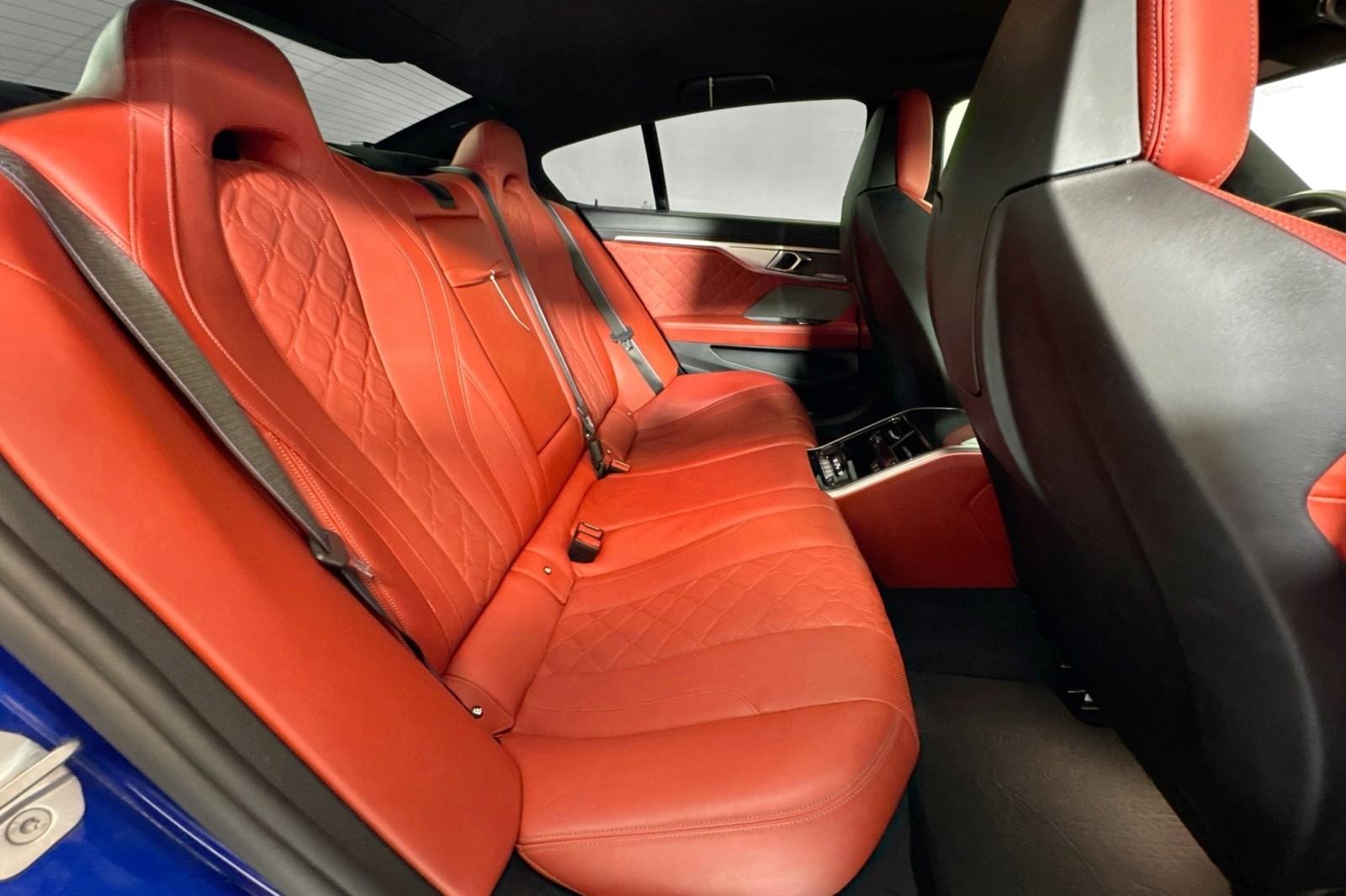 Used 2022 Marina Bay Blue Metallic BMW Competition image 25