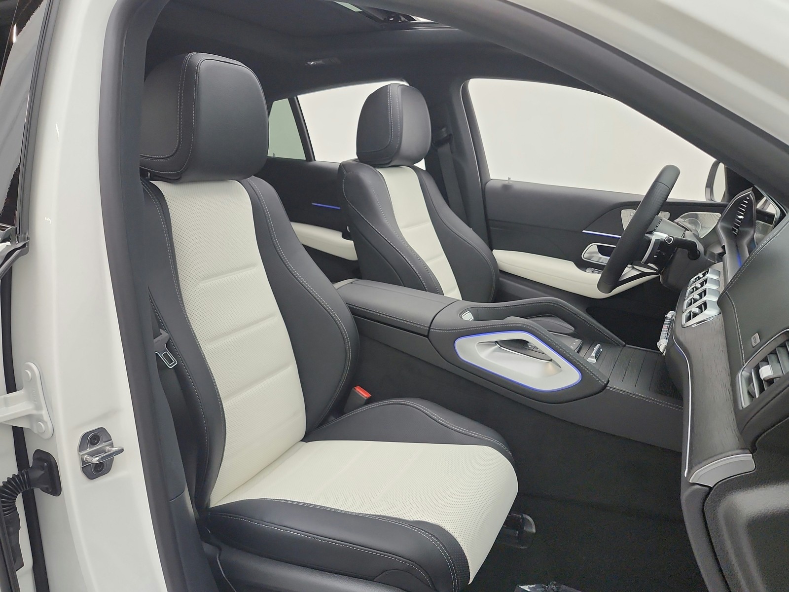 New 2026 Polar White Mercedes-Benz GLE 450 image 11