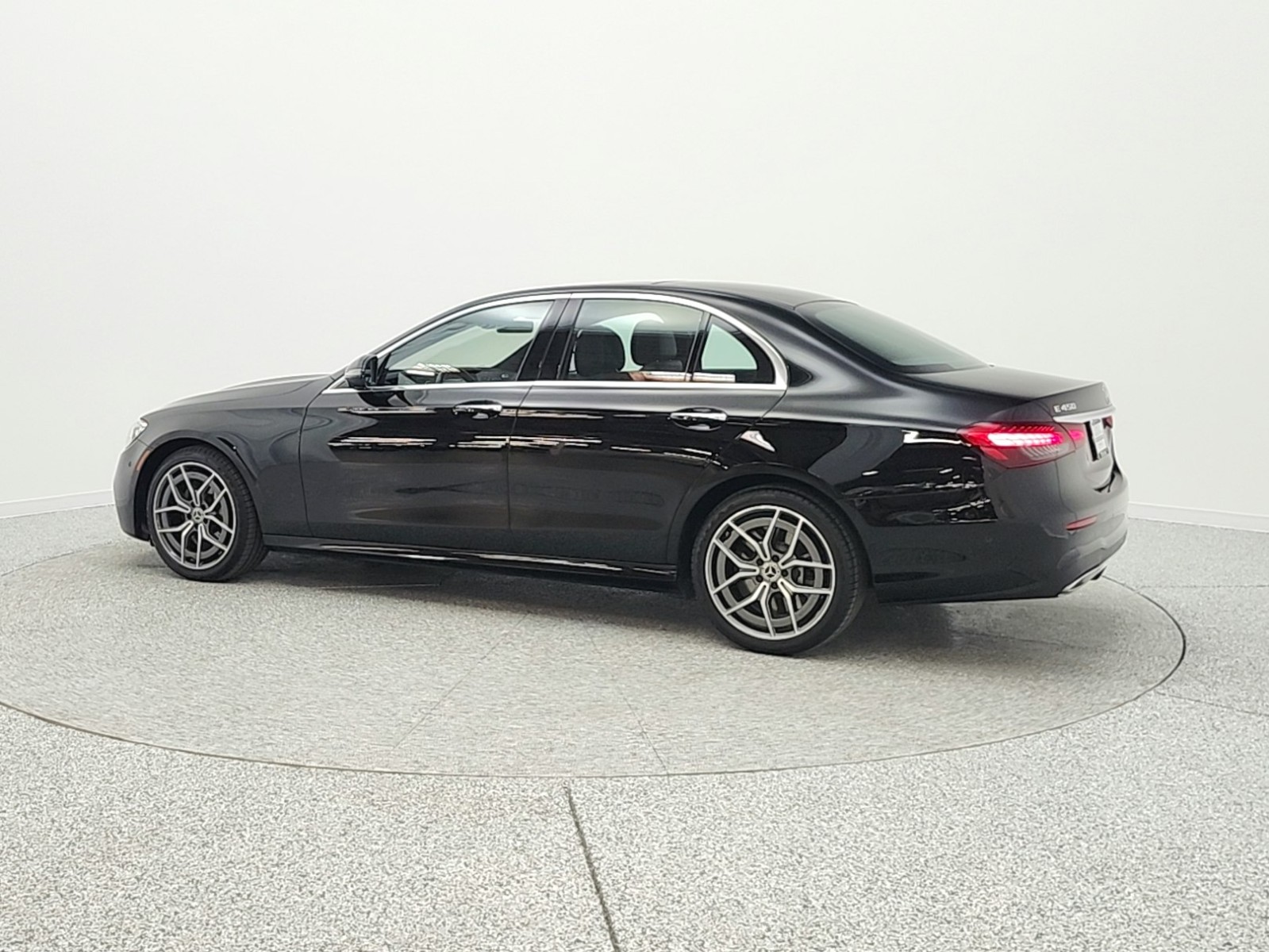 Used 2022 Black Mercedes-Benz E 450 4MATIC® Sedan image 8