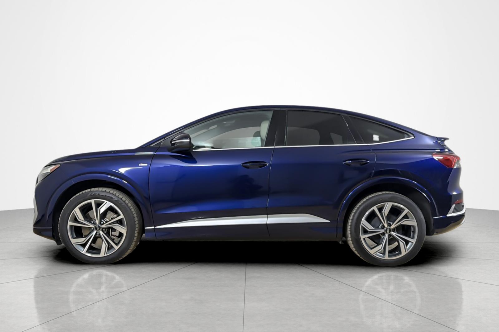 Certified Used 2023 Navarra Blue Metallic Audi Premium 50 quattro image 2