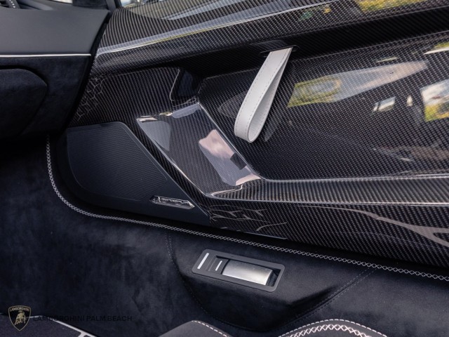 Lamborghini Aventador SVJ