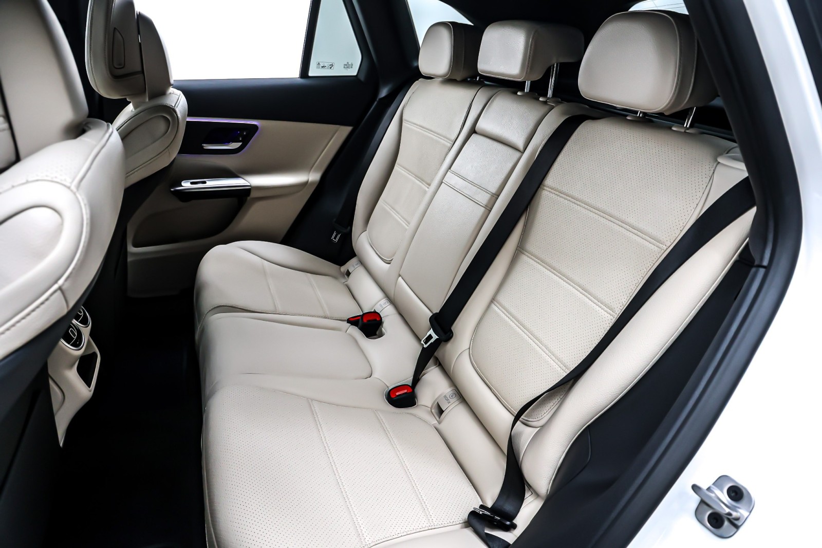 New 2026 Polar White Mercedes-Benz GLC 300 image 8