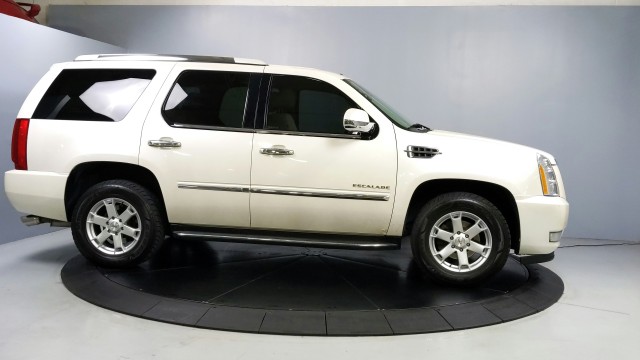 2012 Cadillac Escalade Luxury 8