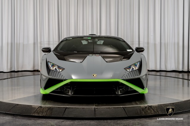 /2023 Lamborghini Huracan-STO