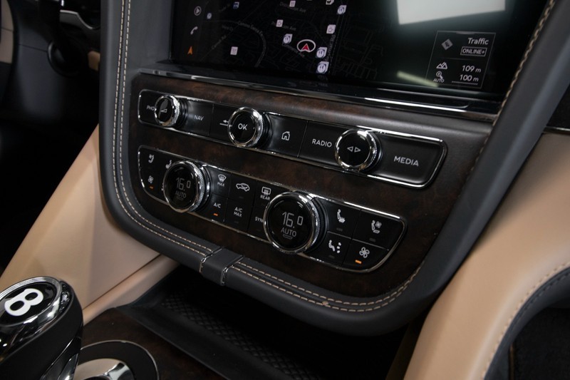 2024 Bentley Bentayga EWB Bentayga EWB Azure ($281,000 MSRP) *1-OWNER* in , 