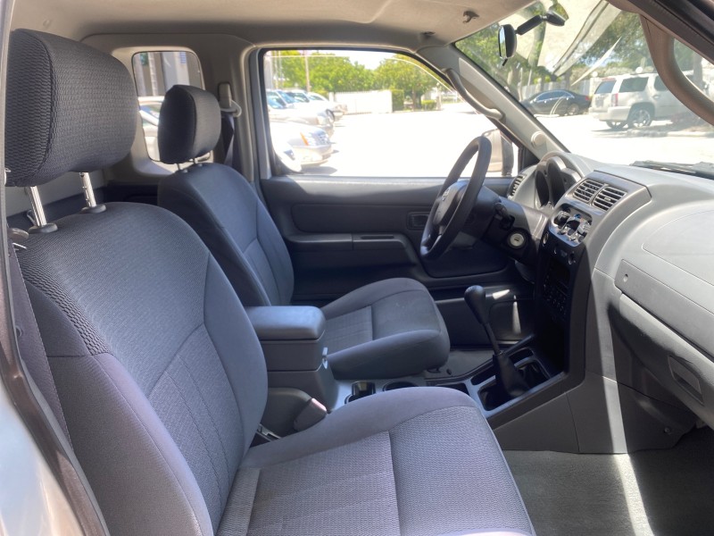 2002 Nissan Frontier 2WD XE XCAB 5 SPD AC 4 CYL in ,