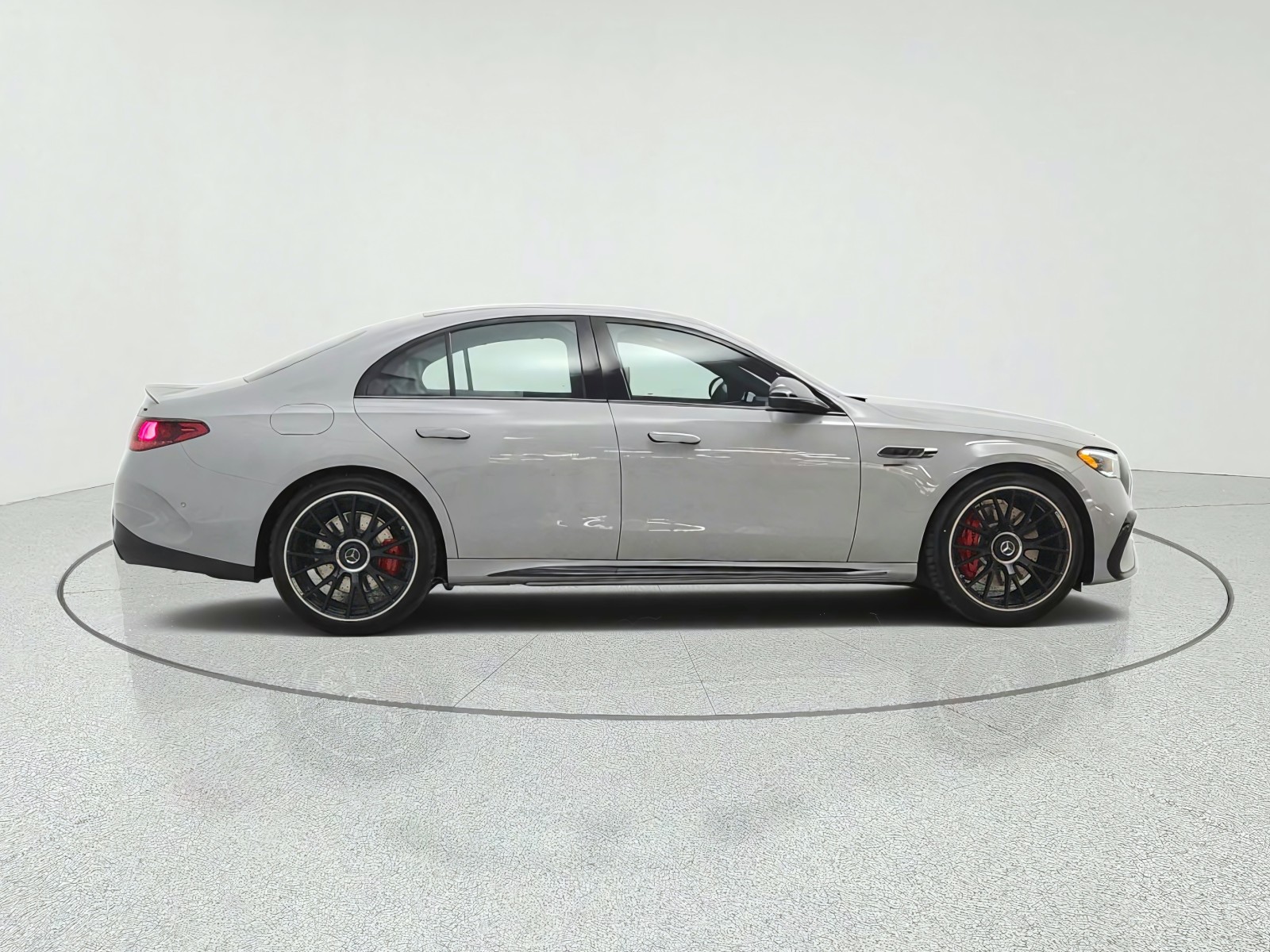 New 2027 MANUFAKTUR Alpine Grey Mercedes-Benz AMG® E 53 Hybrid Sedan image 4