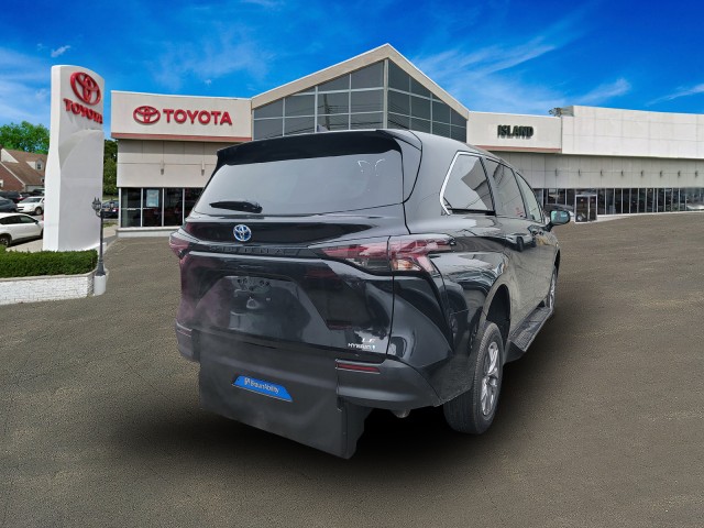 2024 Toyota Sienna LE FWD 8-Passenger (Natl) 5