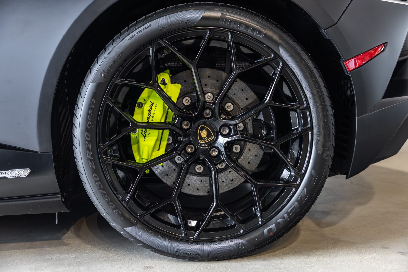 Used Car 2022 Lamborghini Huracan Evo  For Sale Under $330,000 In Boerne, Texas