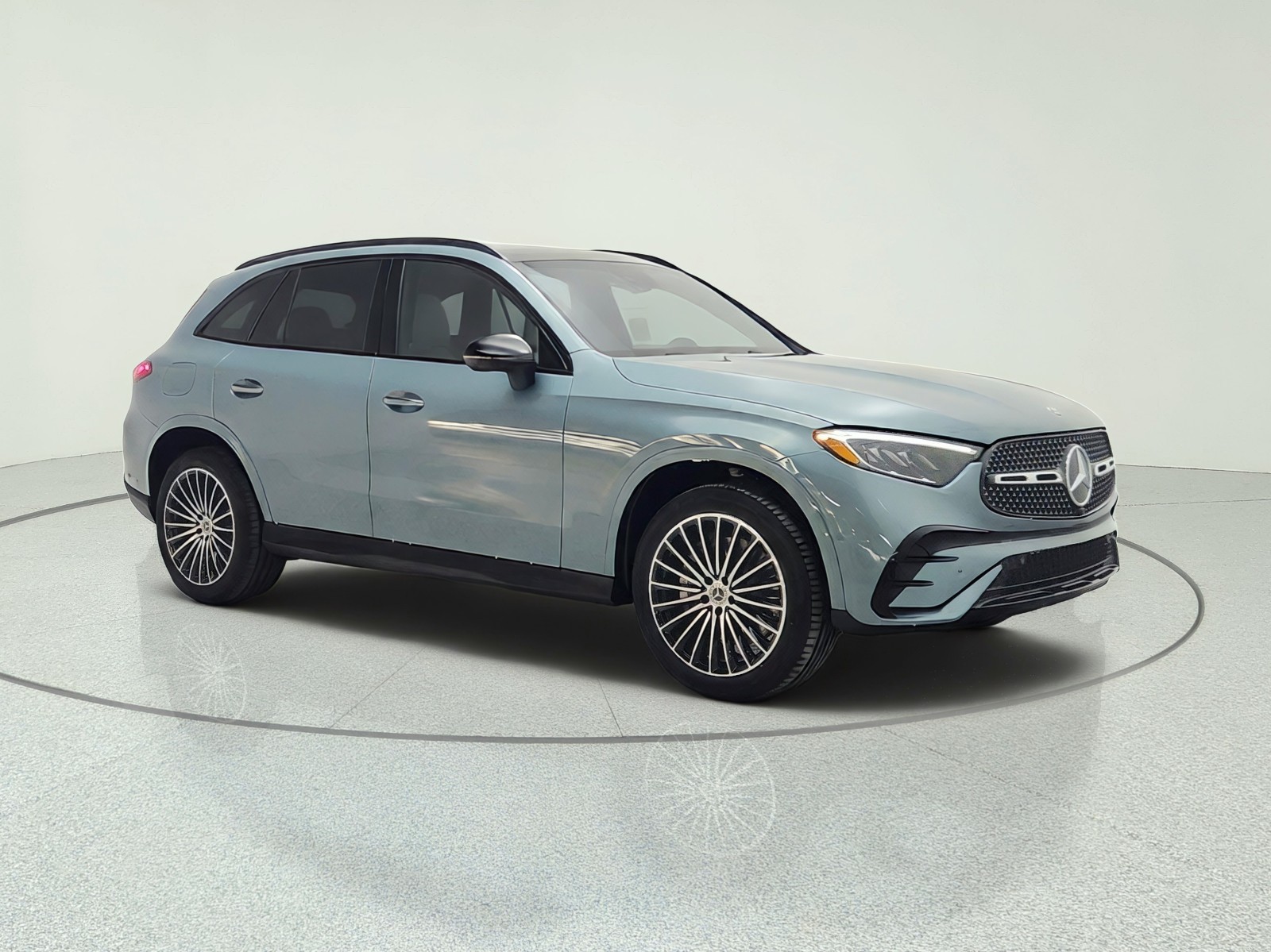 New 2027 Verde Silver Metallic Mercedes-Benz GLC 300 SUV image 3