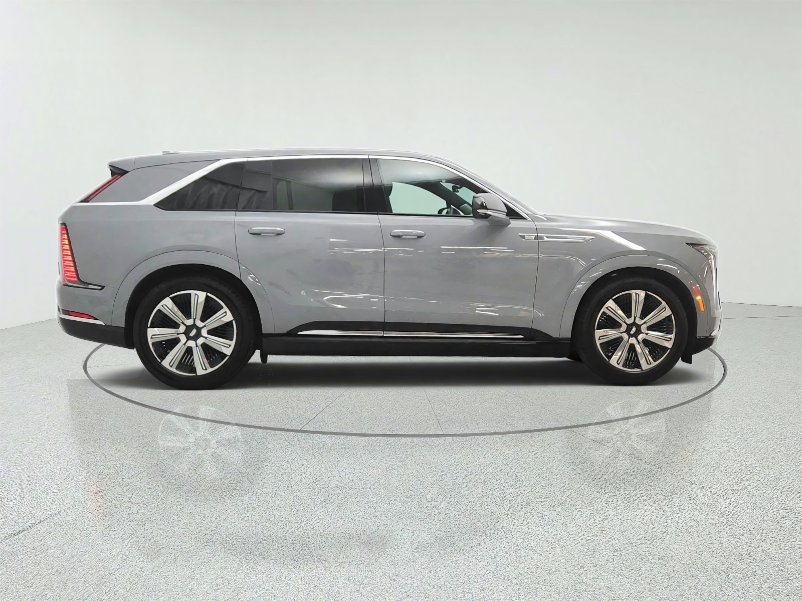 Used 2026 Luna Metallic Cadillac Premium Luxury image 4