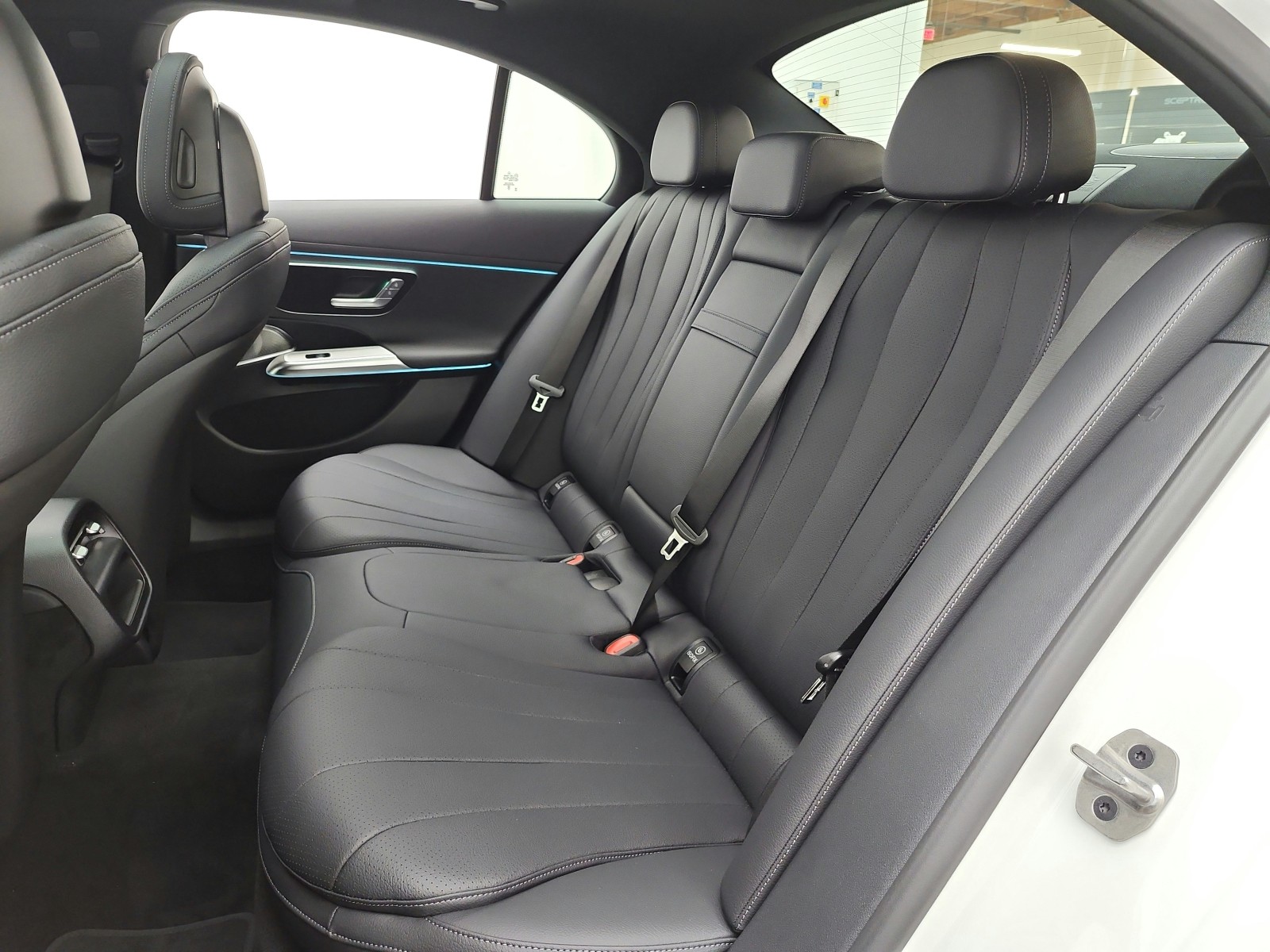 New 2027 Polar White Mercedes-Benz E 350 RWD Sedan image 11