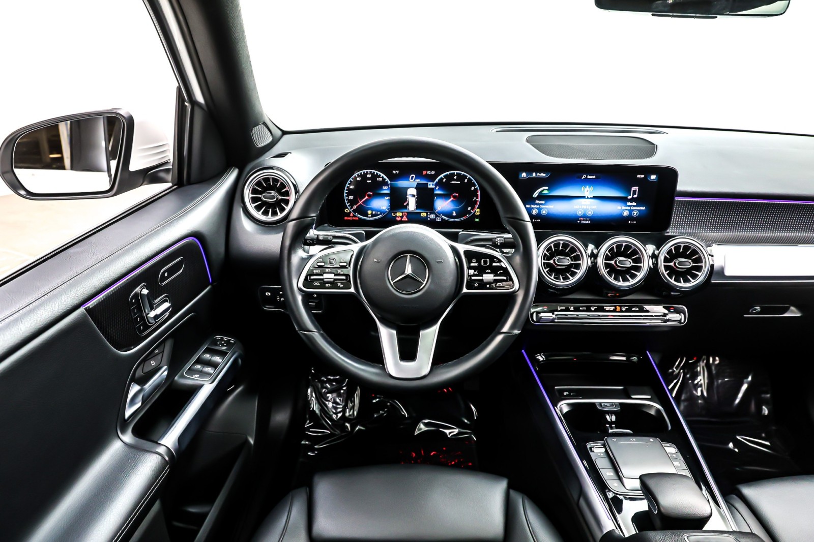 Used 2023 Polar White Mercedes-Benz GLB 250 SUV image 5