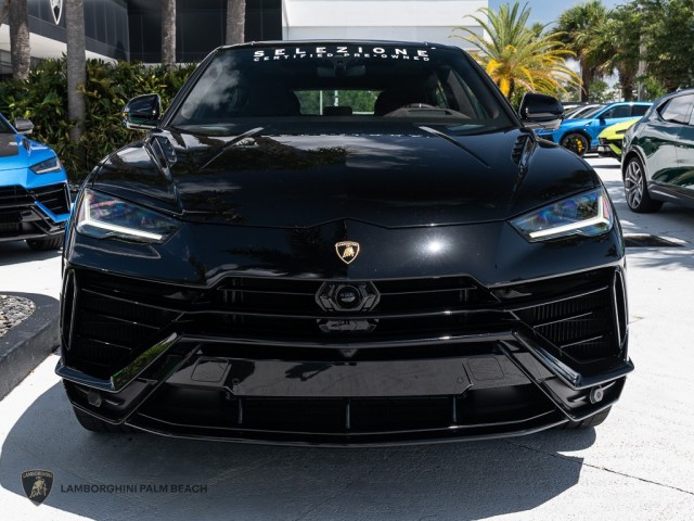 2023 Lamborghini Urus S in , 