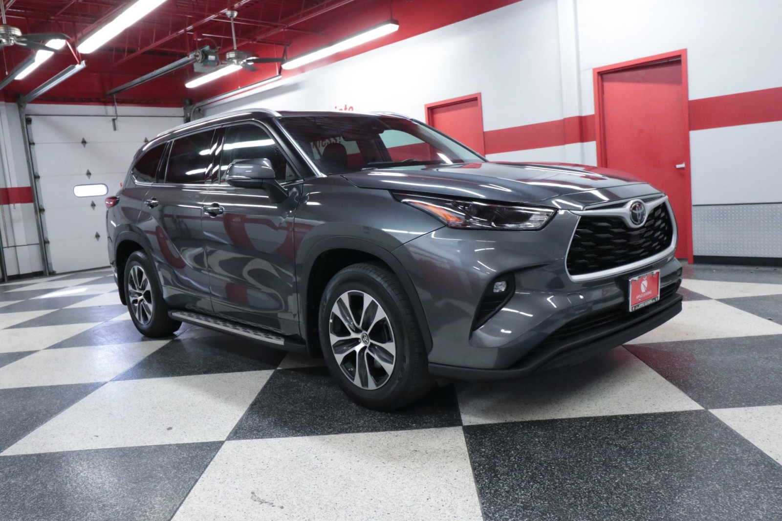 Used Car 2022 Toyota Highlander  Xle For Sale Under $35,000 In Austin, Texas