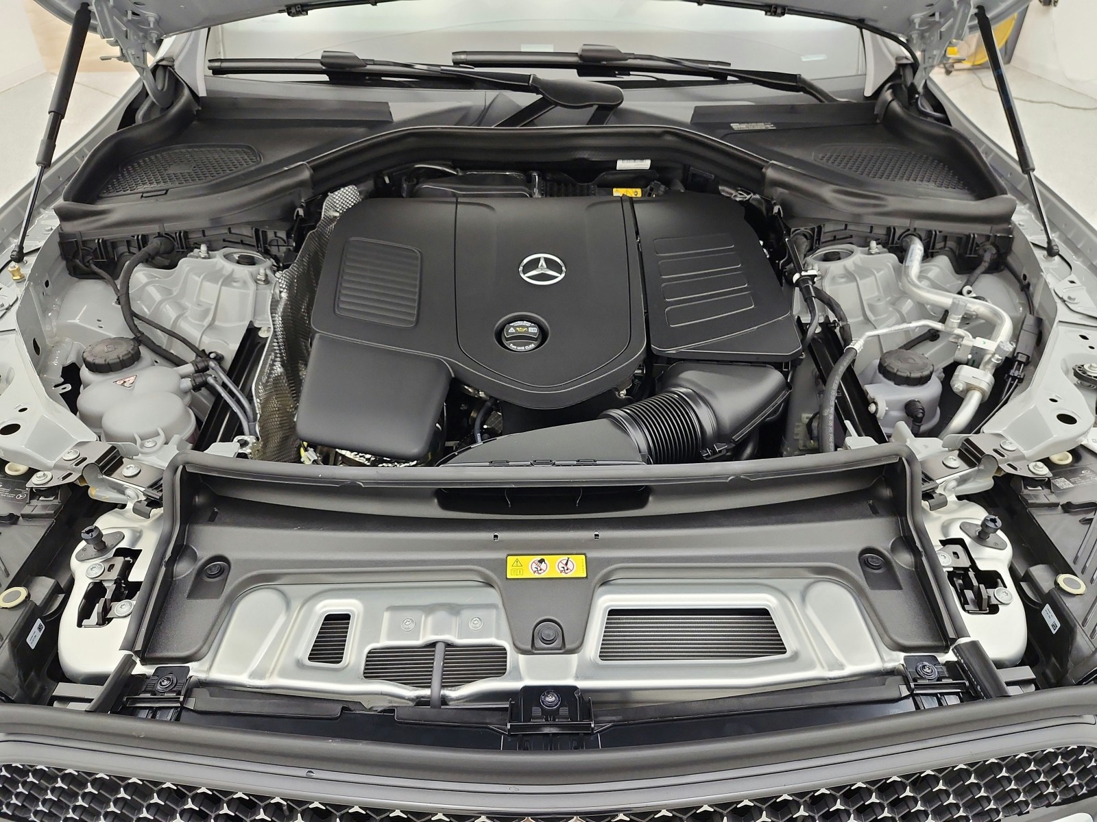 New 2027 MANUFAKTUR Alpine Grey Mercedes-Benz GLC 300 SUV image 12