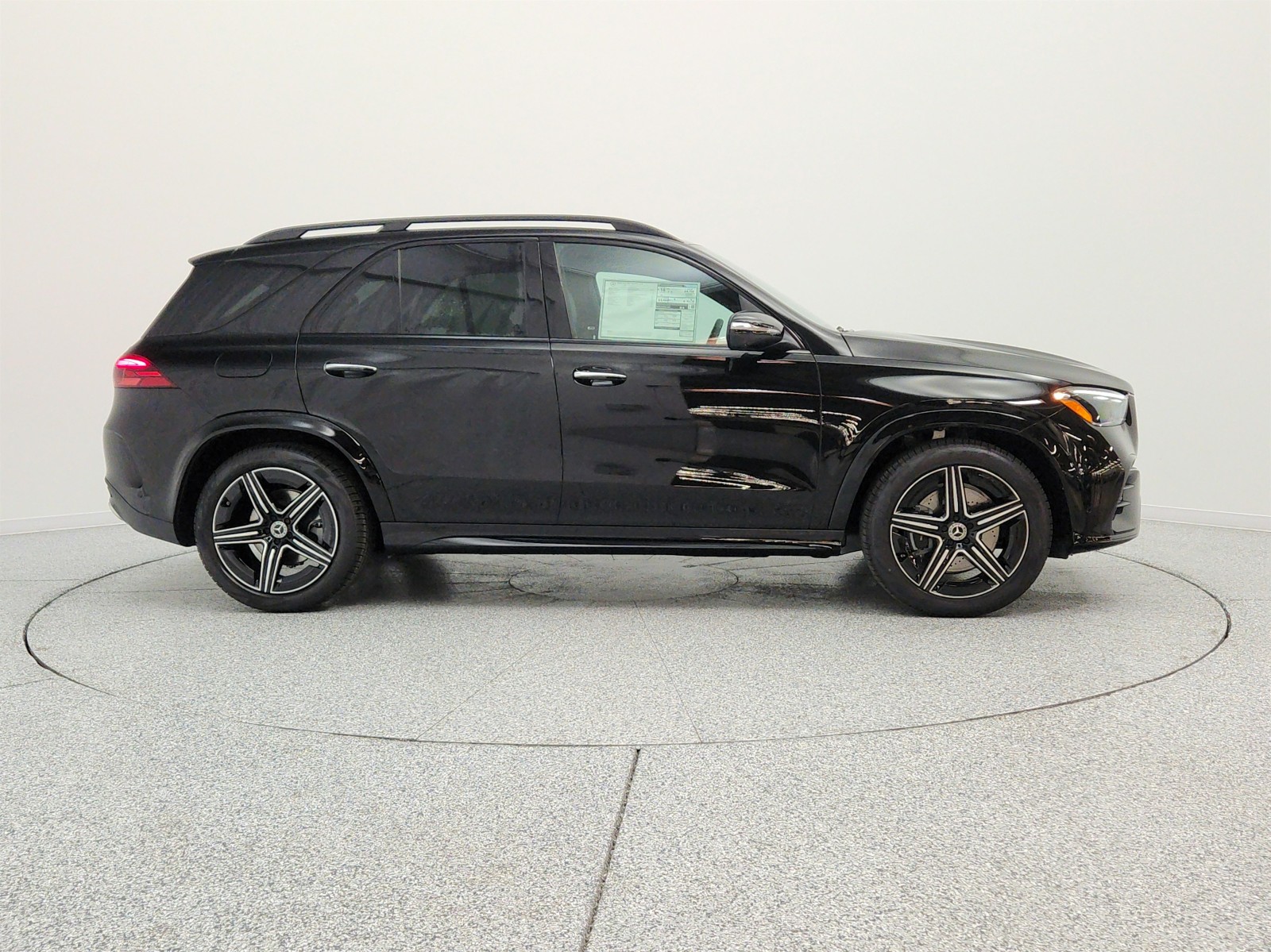 New 2026 Obsidian Black Metallic Mercedes-Benz GLE 580 4MATIC® SUV image 4