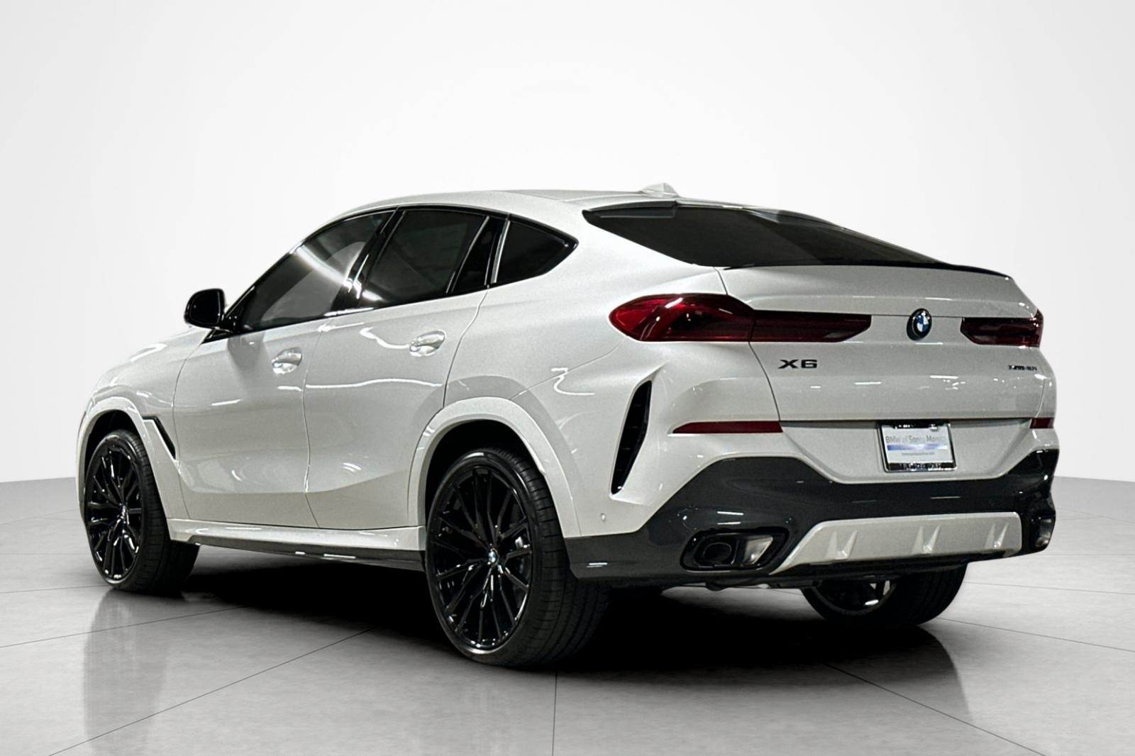 New 2027 Mineral White Metallic BMW xDrive40i image 3