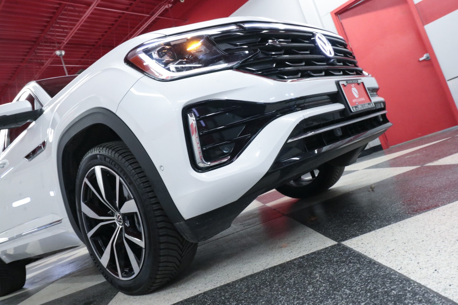 Used Car 2024 Volkswagen Atlas  2.0t Sel Premium R-line For Sale Under $40,000 In Austin, Texas