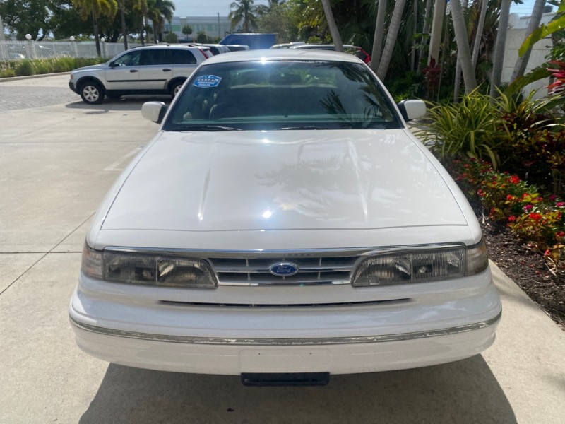 1995 Ford Crown Victoria LOW MILES 43,331 in , 