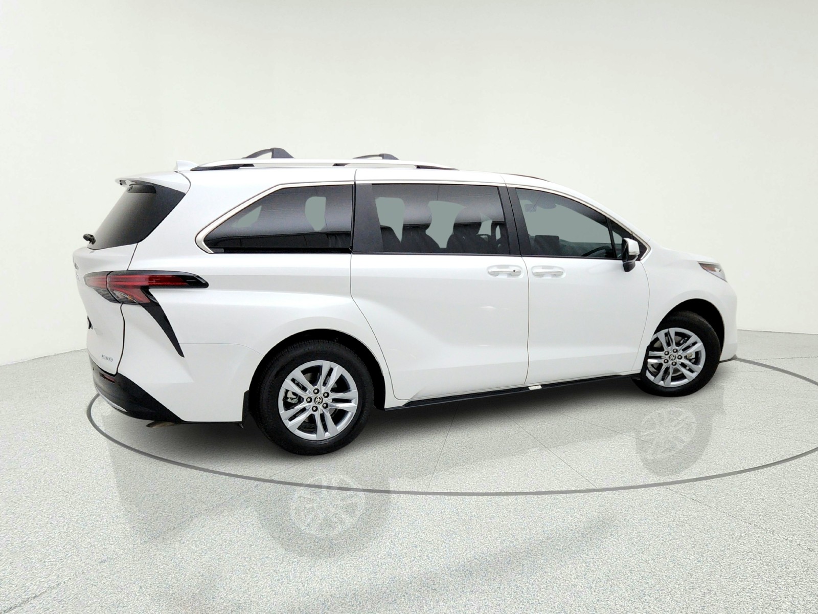 Used 2025 WINDCHILL PEARL Toyota Rear-Entry handicap Conversions 5 PASSENGER image 8