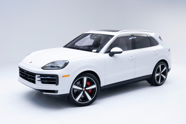 2025  Cayenne S in , 