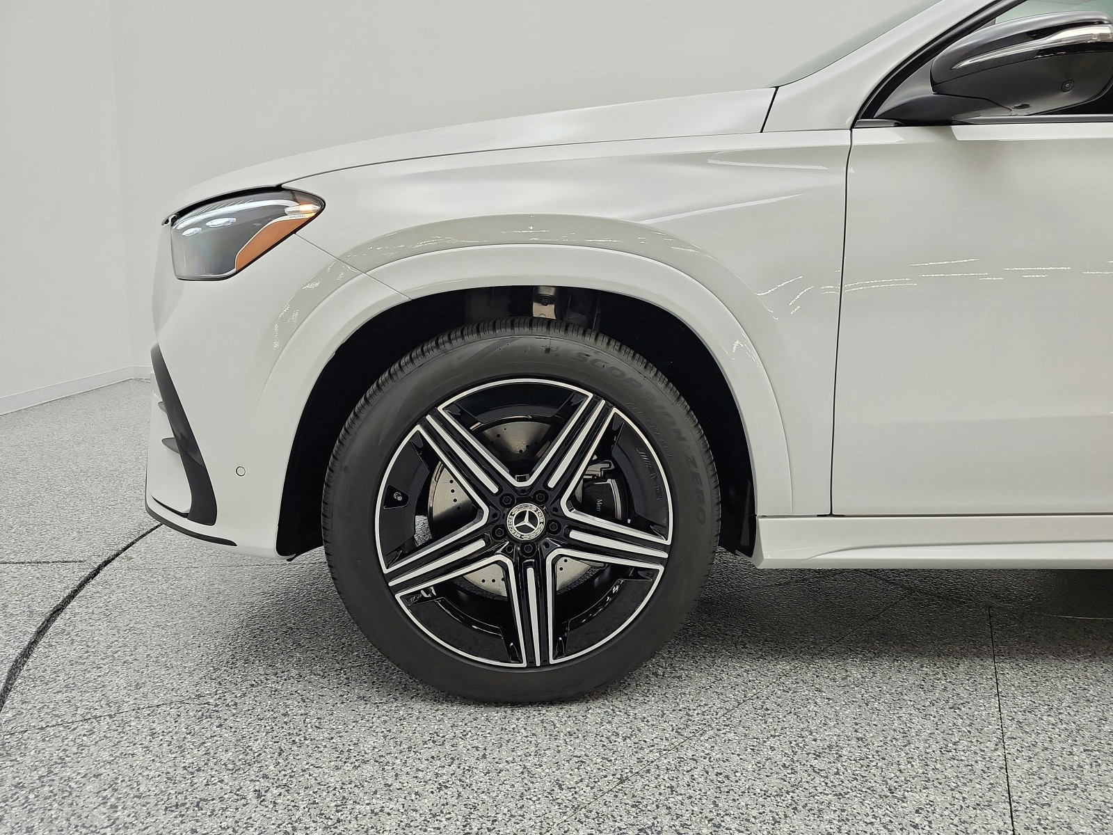 New 2026 MOONLIGHT WHITE Mercedes-Benz GLE 450 4MATIC® Coupe image 15