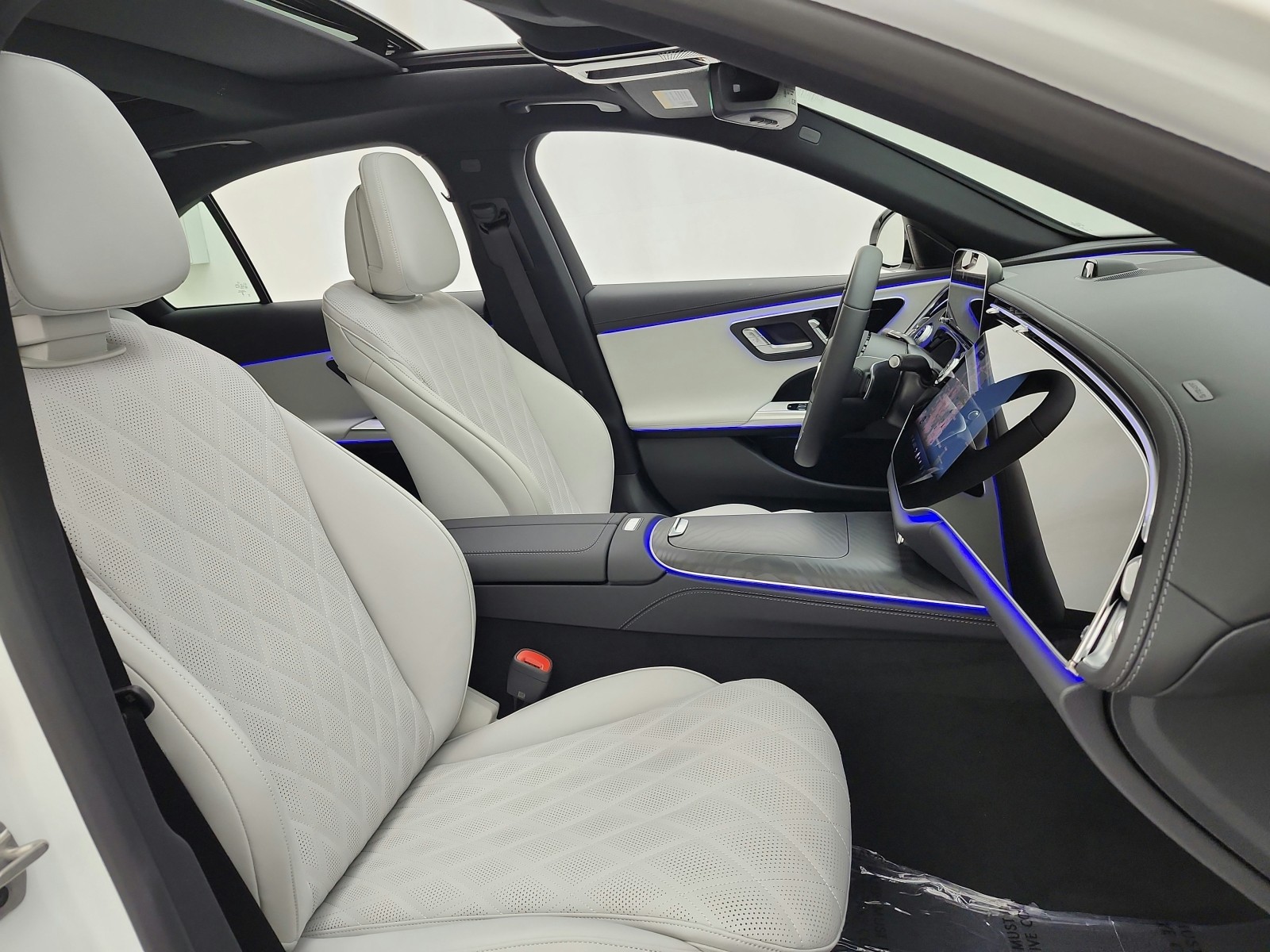 New 2027 Polar White Mercedes-Benz E 450 4MATIC® Sedan image 15