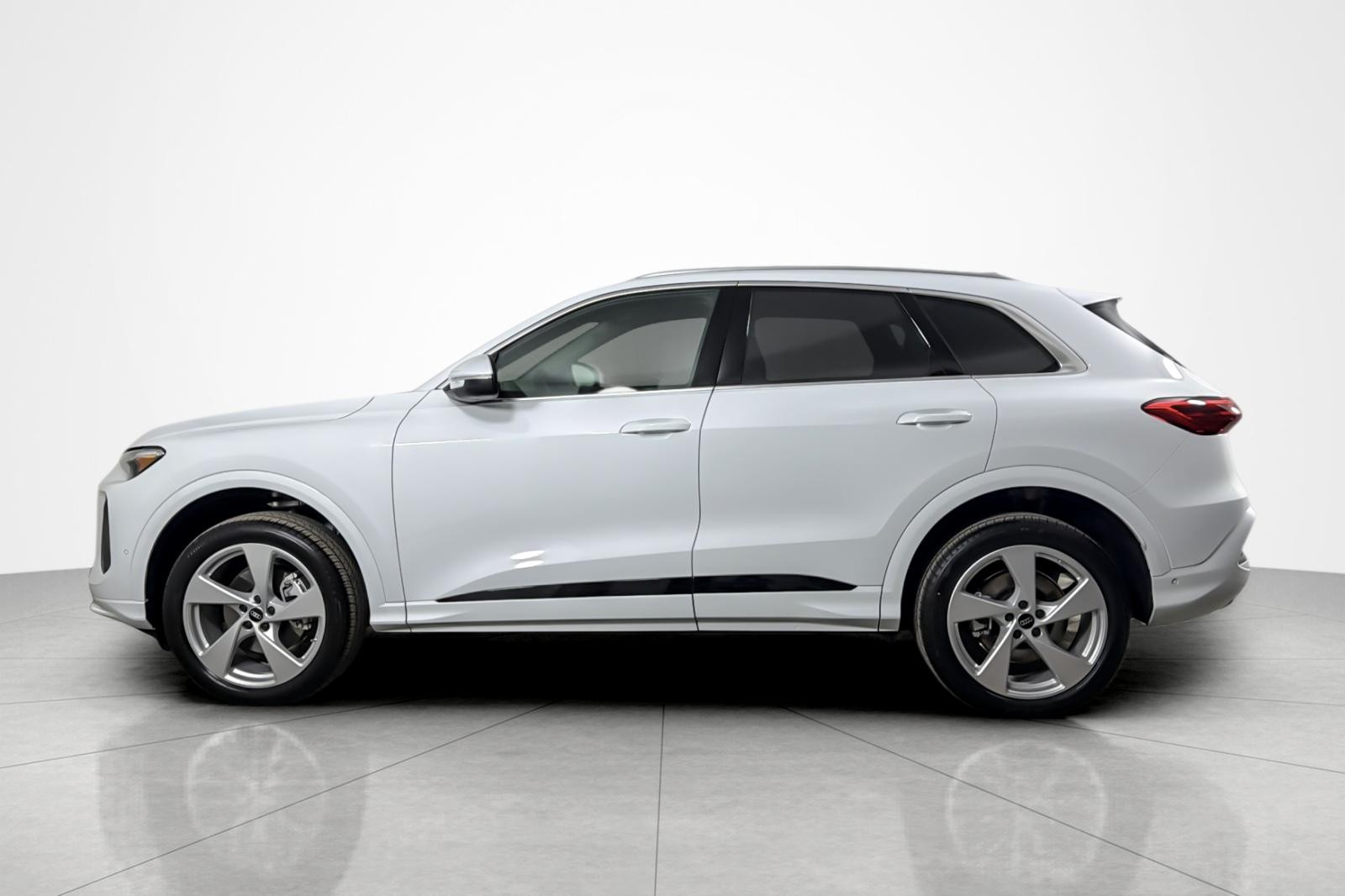 New 2025 Glacier White Metallic Audi Premium Plus 2.0 TFSI quattro image 3