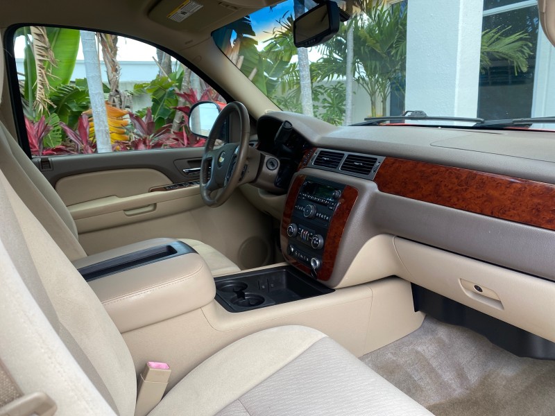 2009 Chevrolet Avalanche LT PU LOW MILES 58,696 in ,