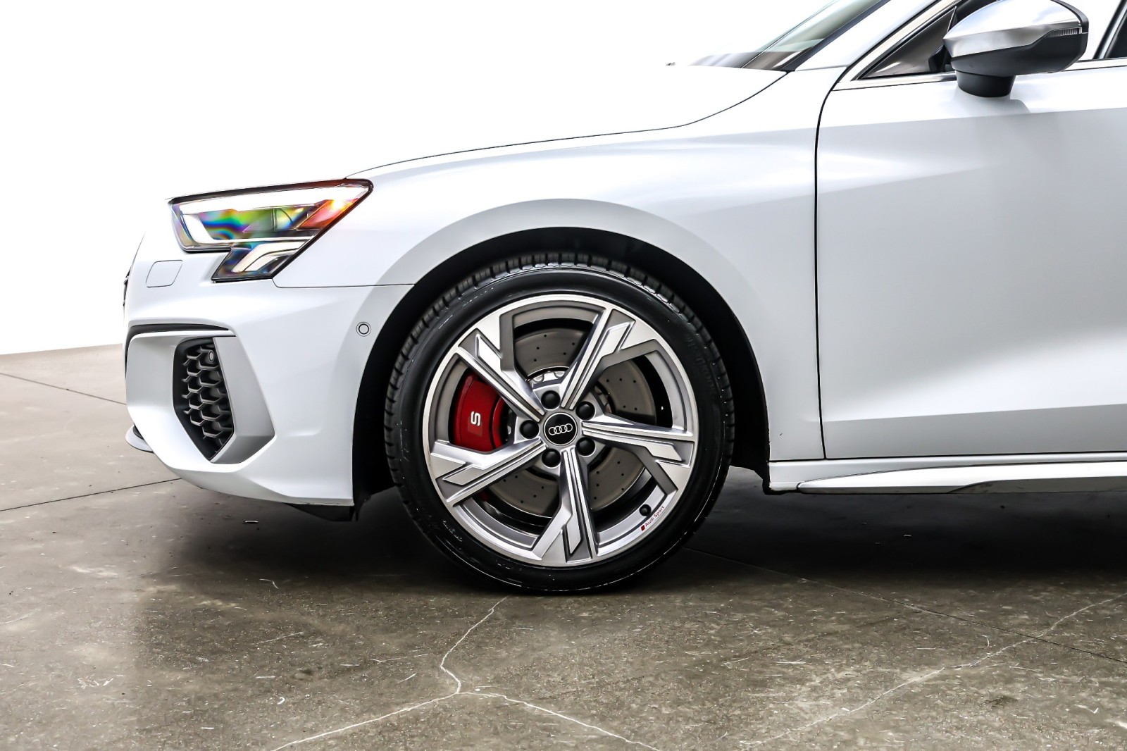 Used 2023 Glacier White Metallic Audi Premium Plus 2.0 TFSI quattro image 11